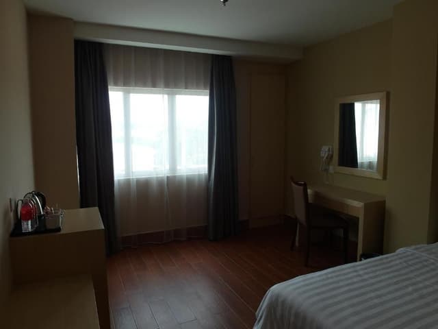Family Triple (01 King bed & 01 Single bed )
