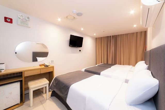 Triple Room