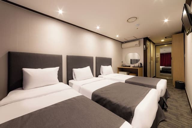 Triple Room