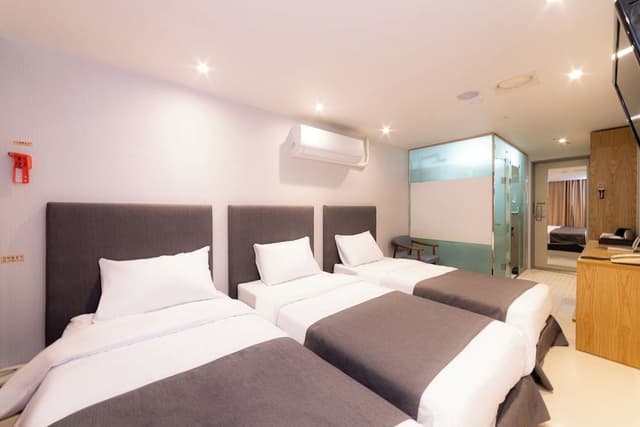 Triple Room