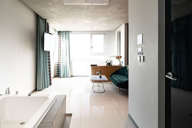Royal Suite (TwinBed,Max 3 guests-Contact property)