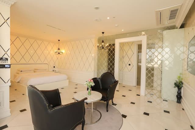 Royal Suite (TwinBed,Max 3 guests-Contact property)
