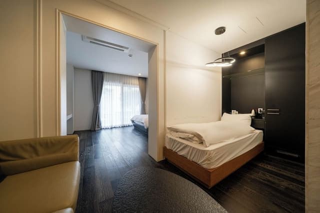 Suite Family Room
