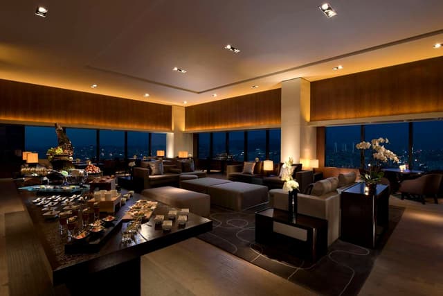 1 KING BED EXECUTIVE ROOM CITY VIEW