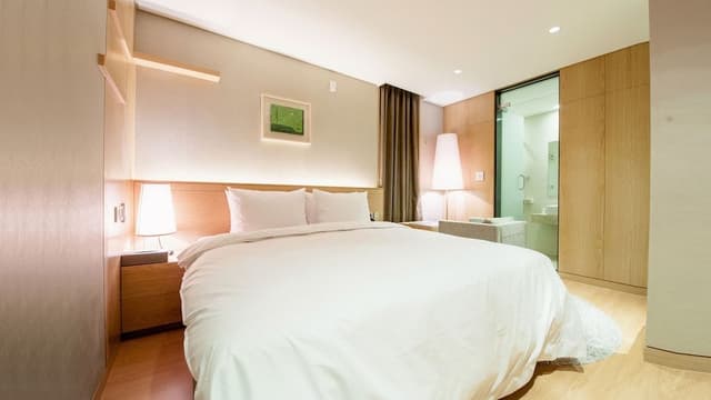 Standard Double Room (Bigger than most in Seoul)