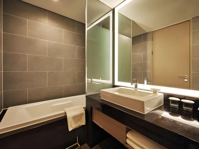 Corner Suite