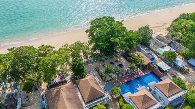 Beach Front Pool Access