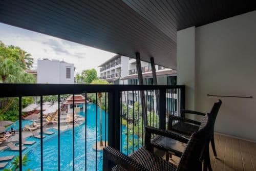 Deluxe Pool View Double/Double