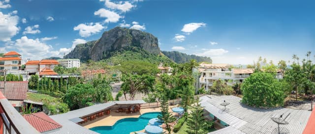 Deluxe Room with Mountain View
