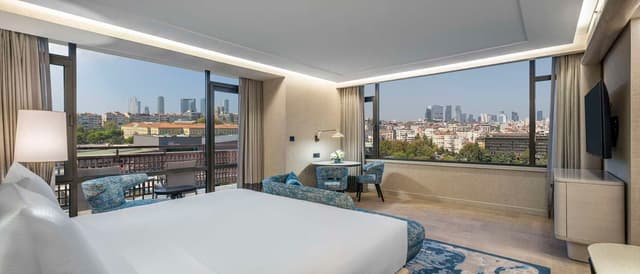 EXECUTIVE BOSPHORUS SUITE WITH KITCHENETTE