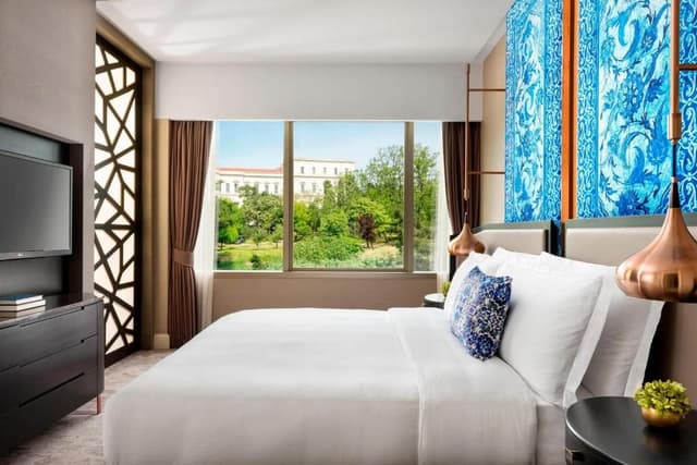 Park Suite with Club Lounge Access