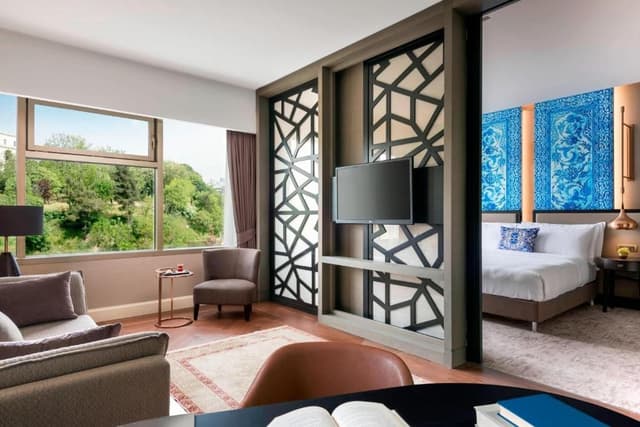 Park Suite with Club Lounge Access