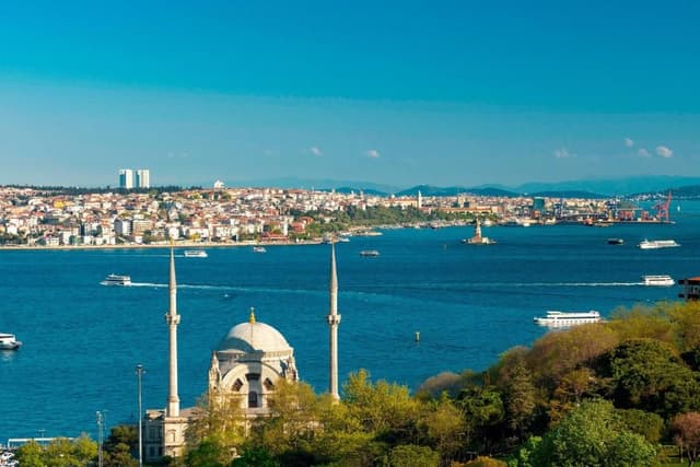 Bosphorus Suite with Club Lounge Access
