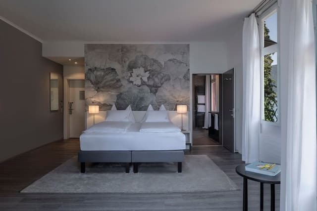 Premium Double Room, Patio, Lake View