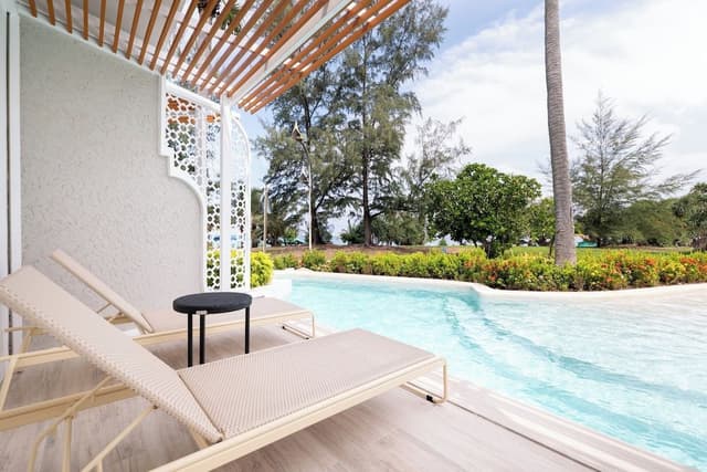 One Bedroom Lagoon Pool Access Suites