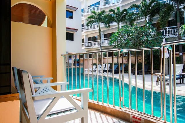Deluxe Room, Pool Access