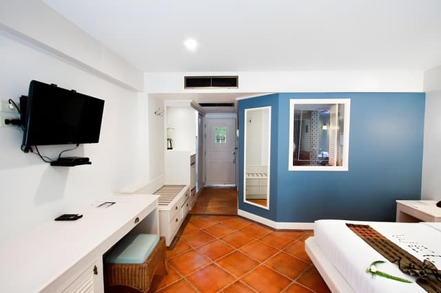 Deluxe Room, Pool Access