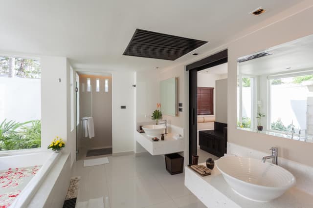 Grand Deluxe Pool Villa Beachfront