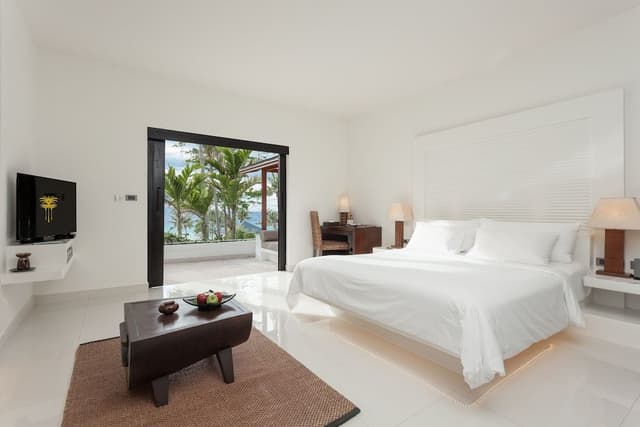 Junior Pool Suite