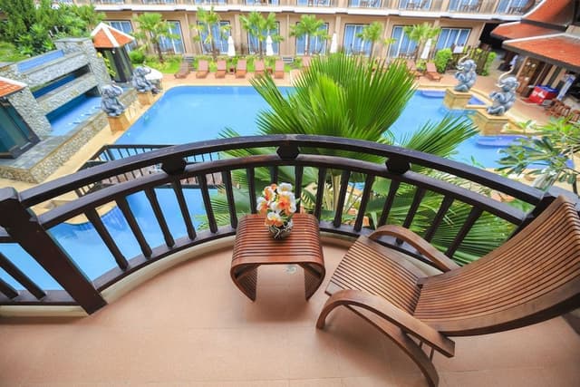 Deluxe Room, Pool View