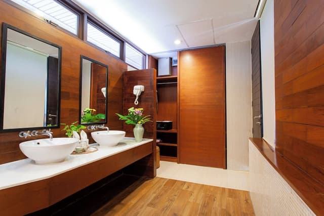 Deluxe Pavilion Room