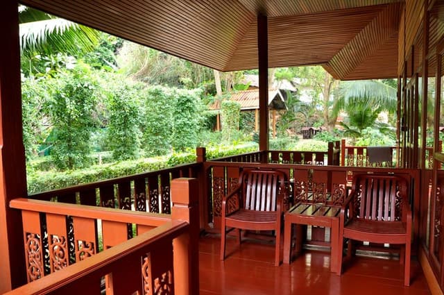 Superior Garden Bungalow