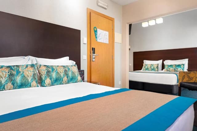 Family Room with Balcony (4 Adults)