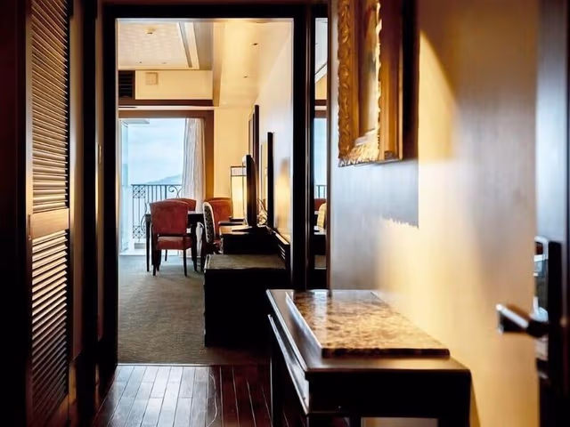 EXES Premier Grand Suite for 4 people with Lounge Access, Non Smoking