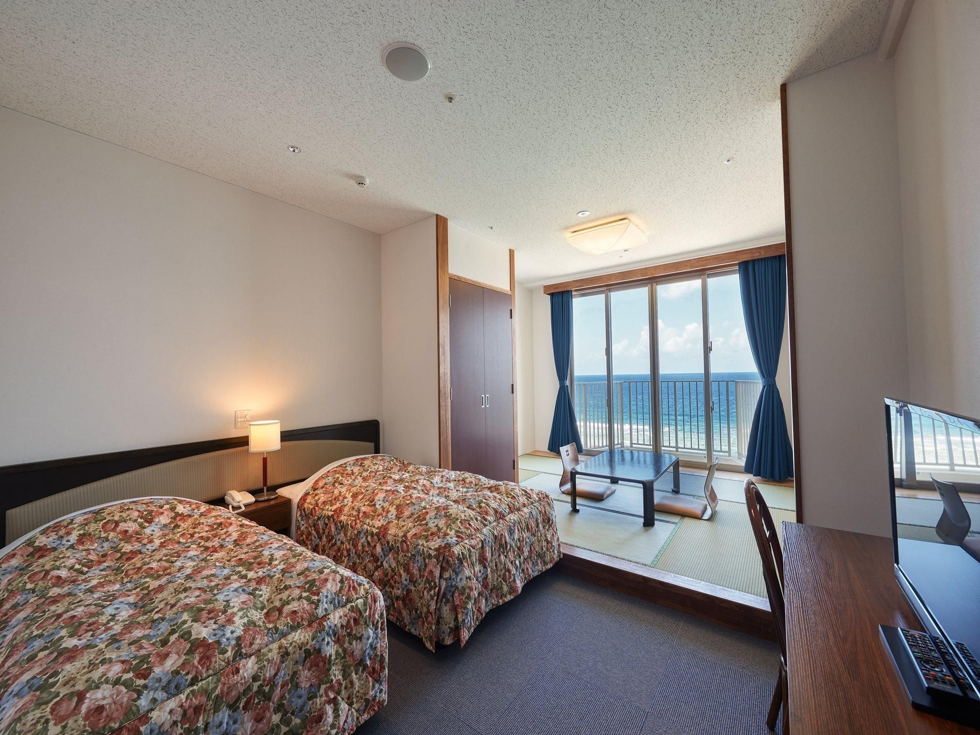 โฮเต็ล มิยูกิ บีช (Hotel Miyuki Beach)1