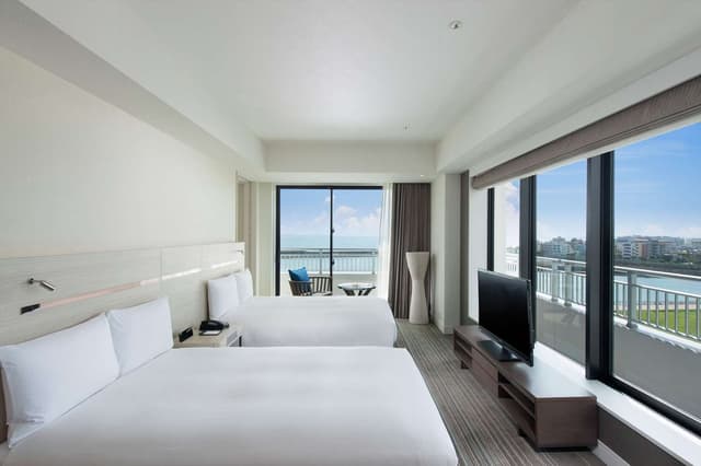 TWIN DELUXE ONE BR SUITE W/OCEAN VIEW-BALCONY