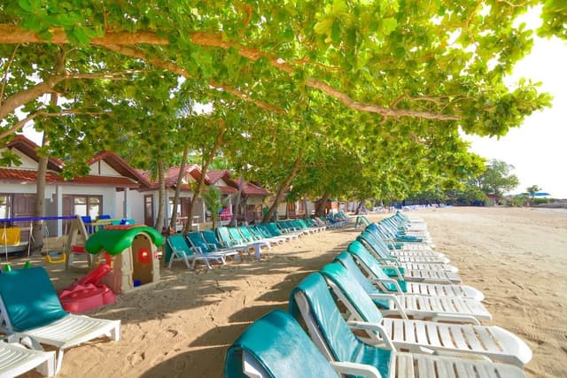 Bungalow, Beachside