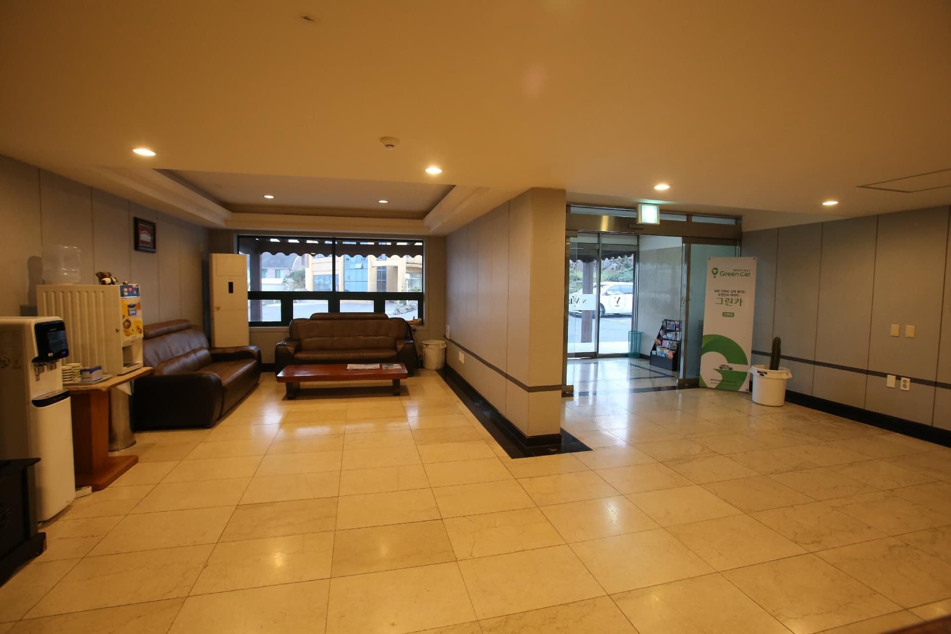 โรงแรมเนวิส โรงแรมเนวิส