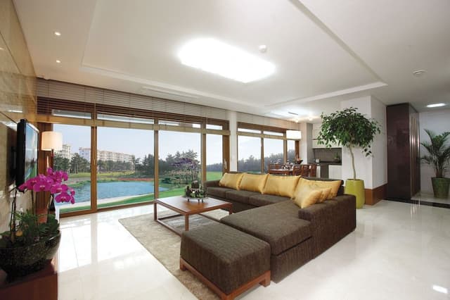Resort B