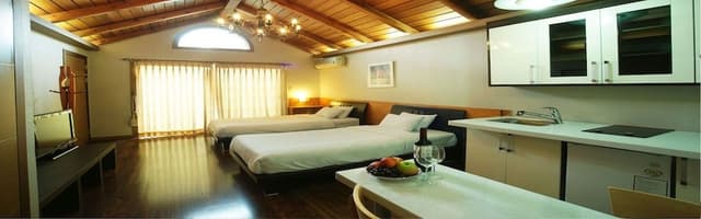 Standard Twin Room