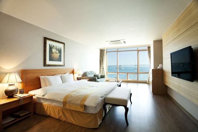 Deluxe Ocean Double Room