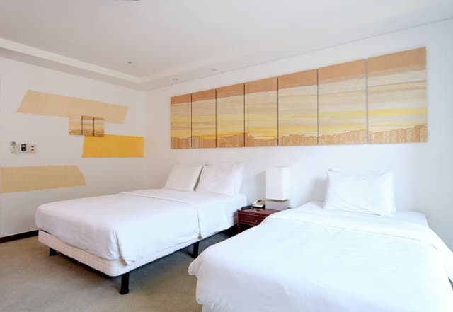 Artstay Mountain Deluxe Twin
