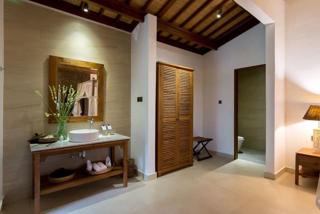 Honeymoon Suite