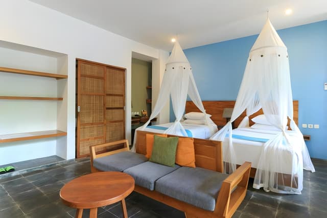 Twin Room with Shower