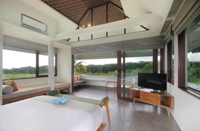 Villa Upstairs with Balcony #12