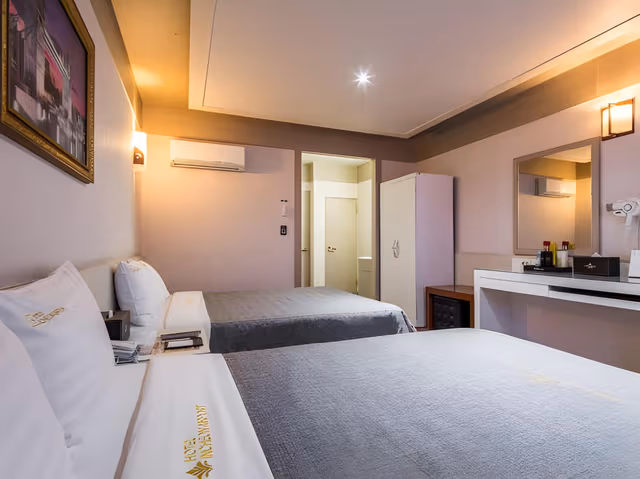 Deluxe Twin Room