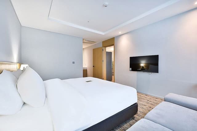 Premier Suite Movie & Rest Room (No parking allowed)