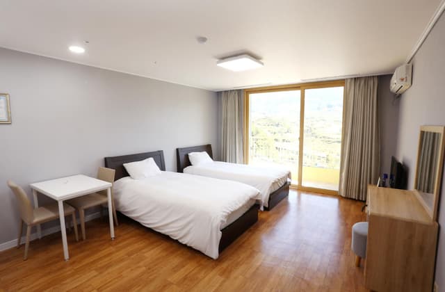 17 PY Twin Room