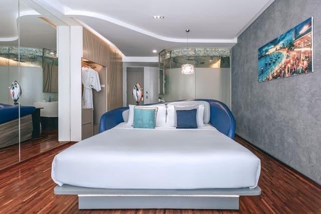 Deluxe Double Room Pool View