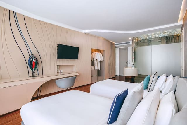 Deluxe Twin Room Pool View