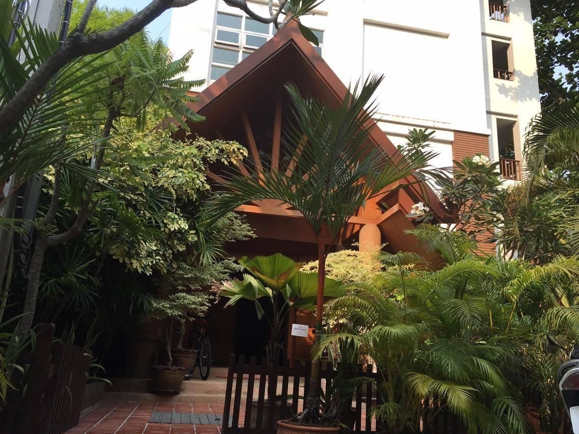 ชฎาไทยเฮ้าส์ (Chada Thai House)2