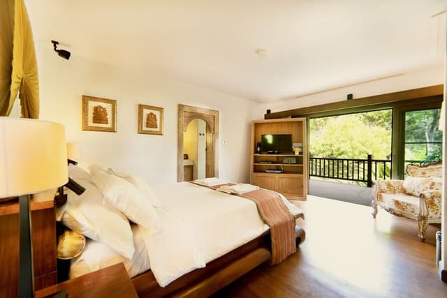 9-Bedroom Executive Pool Villa