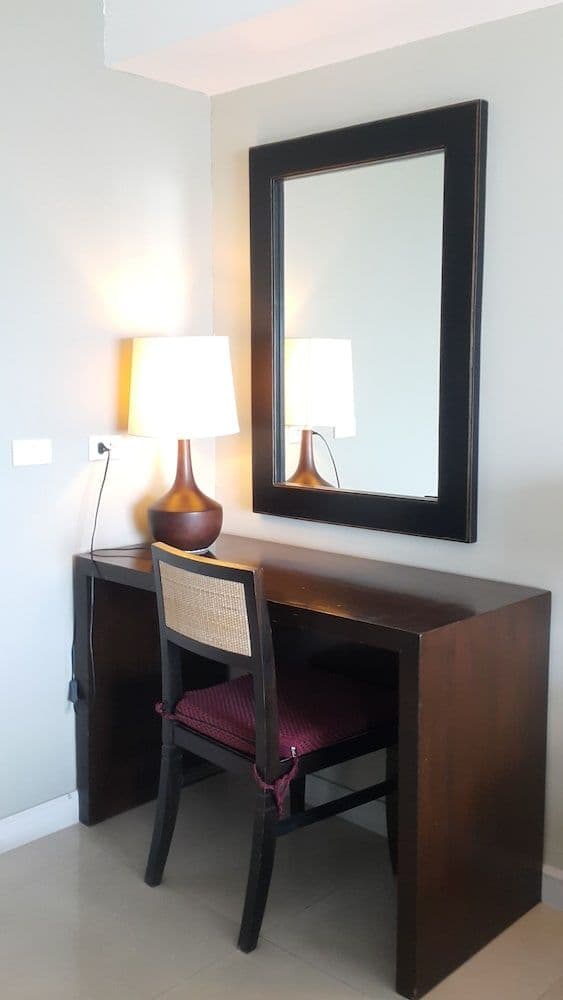 Suite, Sea View