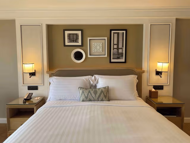 Deluxe Room, 1 King Bed