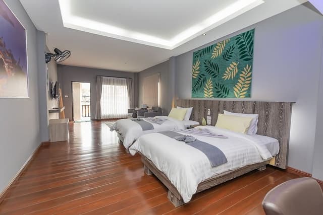 Lakeside Suite