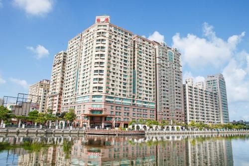 เว่ย ยัต แกรนด์ โฮเทล (Wei-Yat Grand Hotel)0